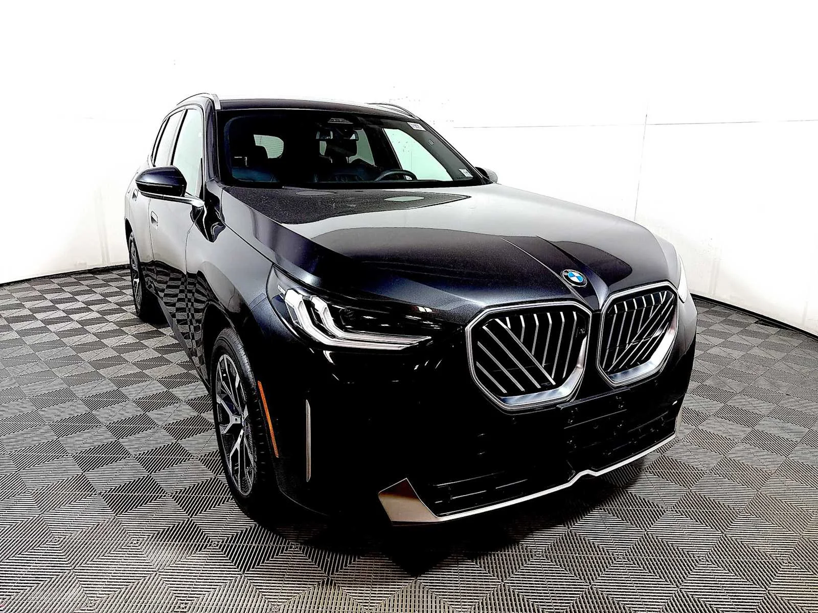Used 2026 Dark Graphite Metallic BMW 30 xDrive image 2