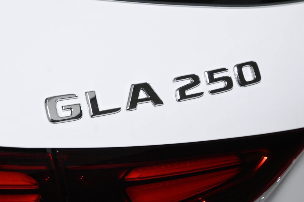 New 2026 Polar White Mercedes-Benz GLA 250 image 69