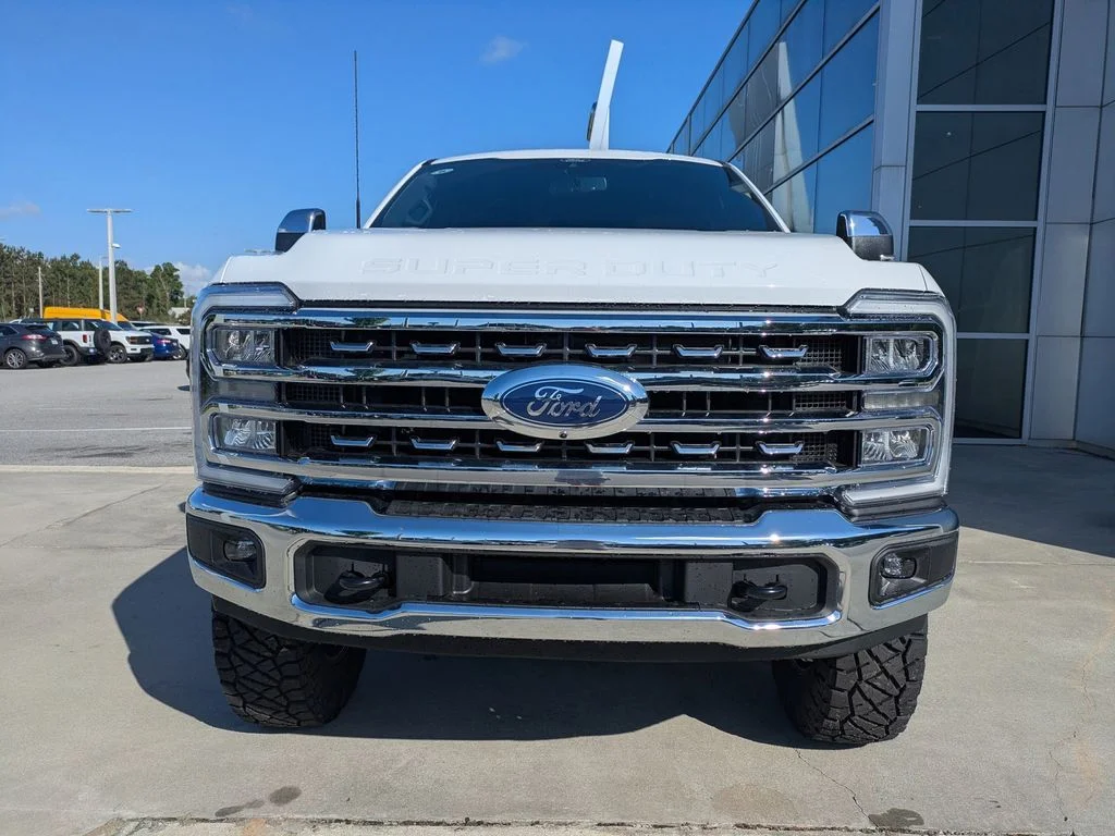 New 2026 Oxford White Ford Lariat image 9