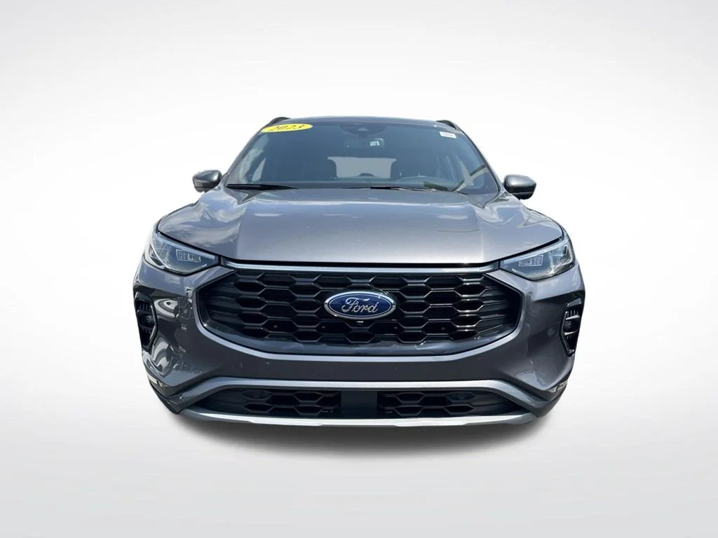 Used 2023 Gray Ford ST-Line Elite image 3