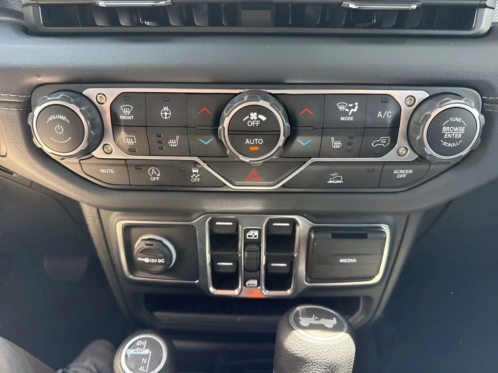 Used 2025 Black Jeep Sahara image 21