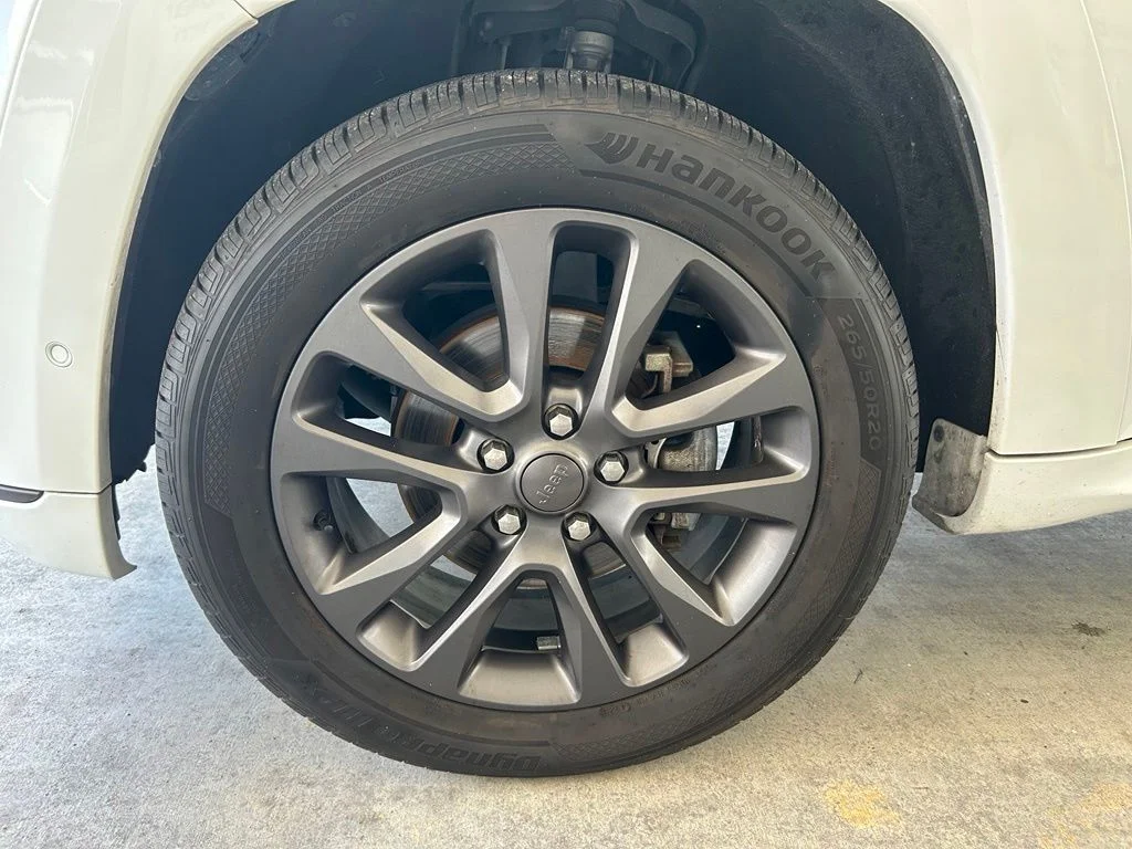 Used 2018 White Jeep Overland image 16