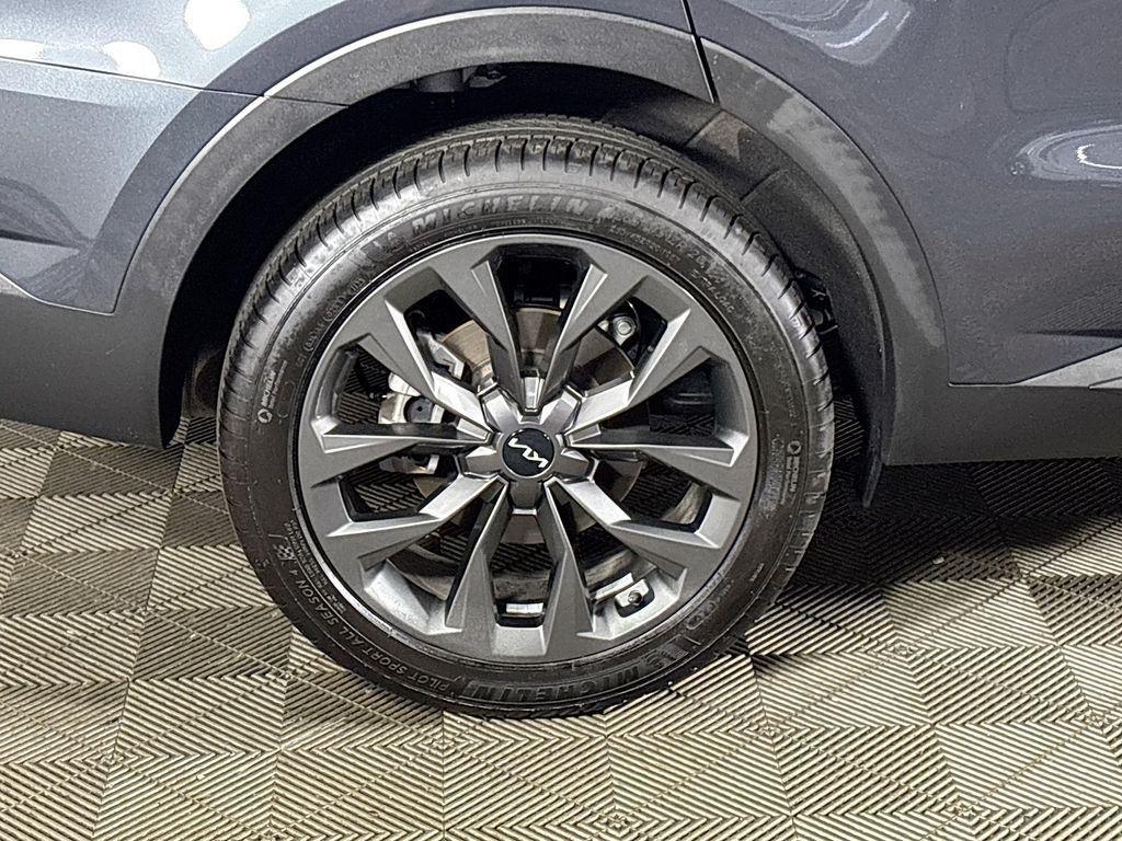 Used 2022 Grey Kia X-Line SX Prestige image 24