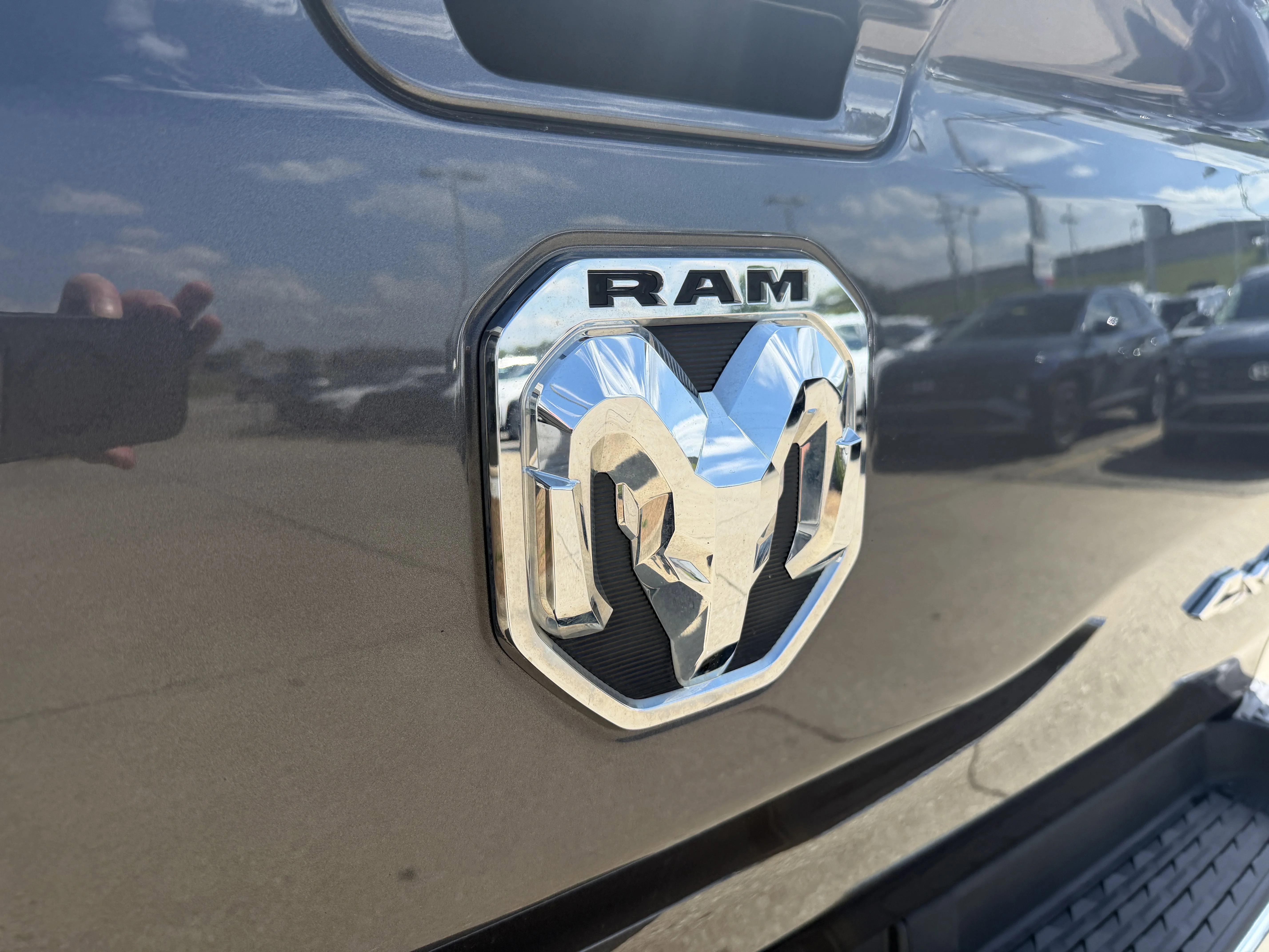 Used 2019 Granite Crystal Metallic Clearcoat Ram Big Horn/Lone Star image 8