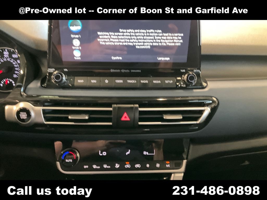 Used 2022 Yellow Kia Nightfall image 19