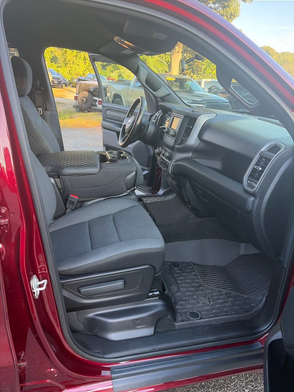 Used 2024 Delmonico Red Pearlcoat Ram Tradesman image 13