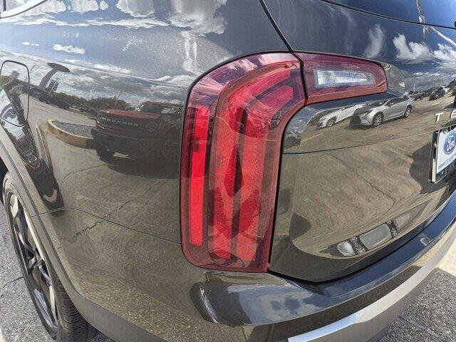 Used 2025 Dark Moss Kia S image 30