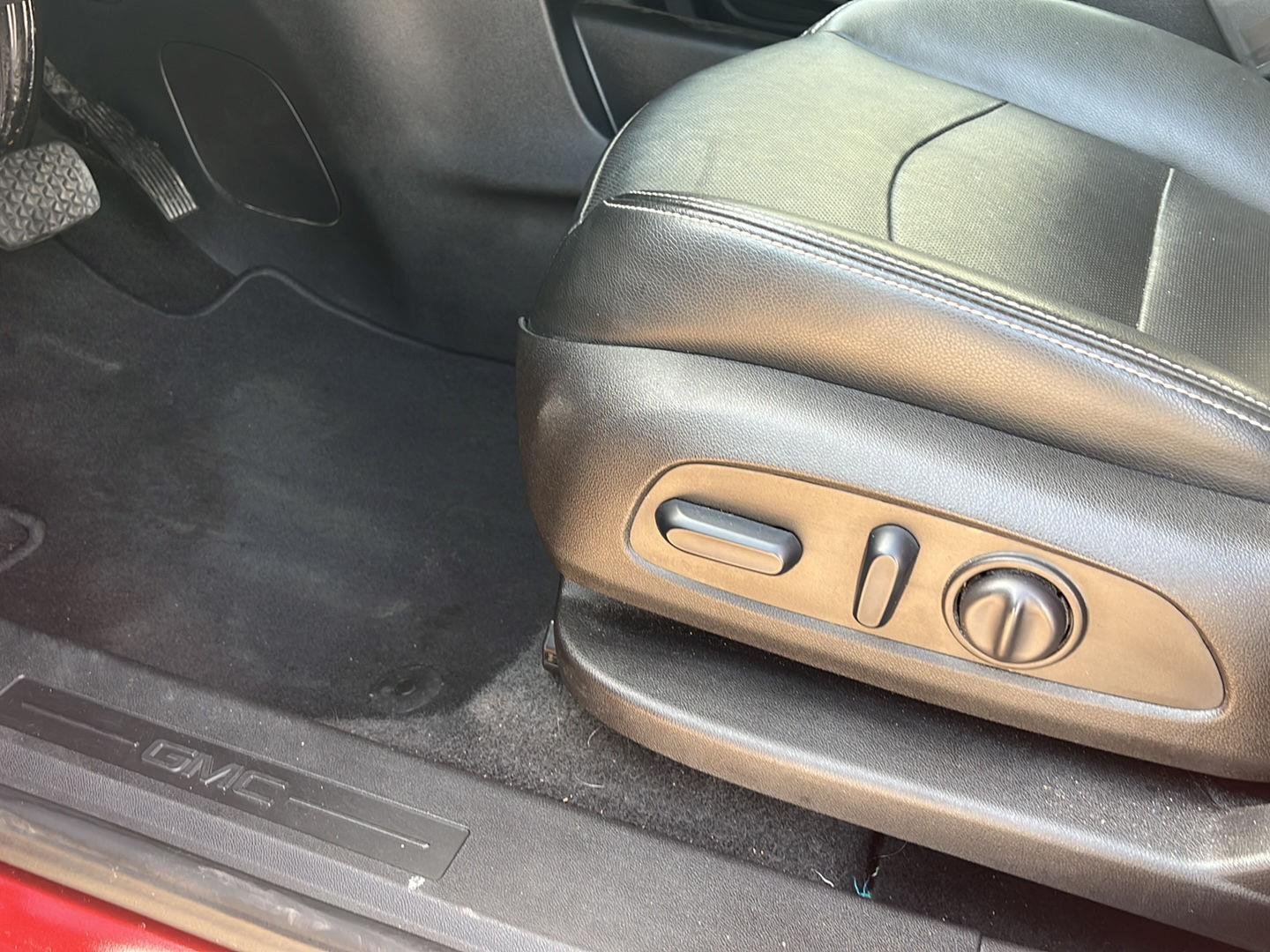 2023 GMC Terrain SLT - Photo 11