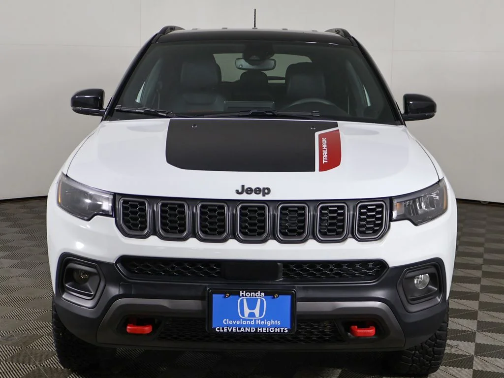 Used 2025 Bright White Clearcoat Jeep Trailhawk image 9