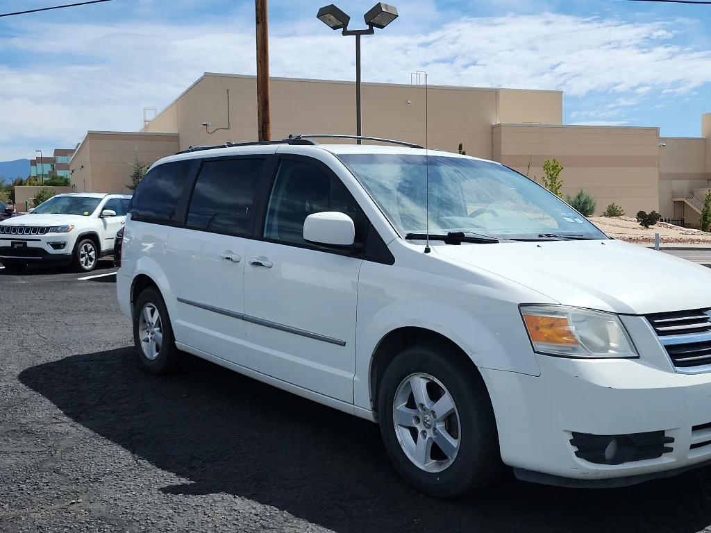 Used 2010 Stone White Clearcoat Dodge SXT image 9