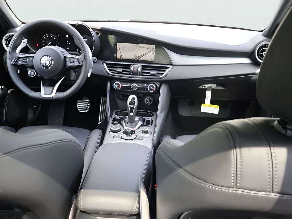 New 2026 Vesuvio Gray Metallic Alfa Romeo Base image 16