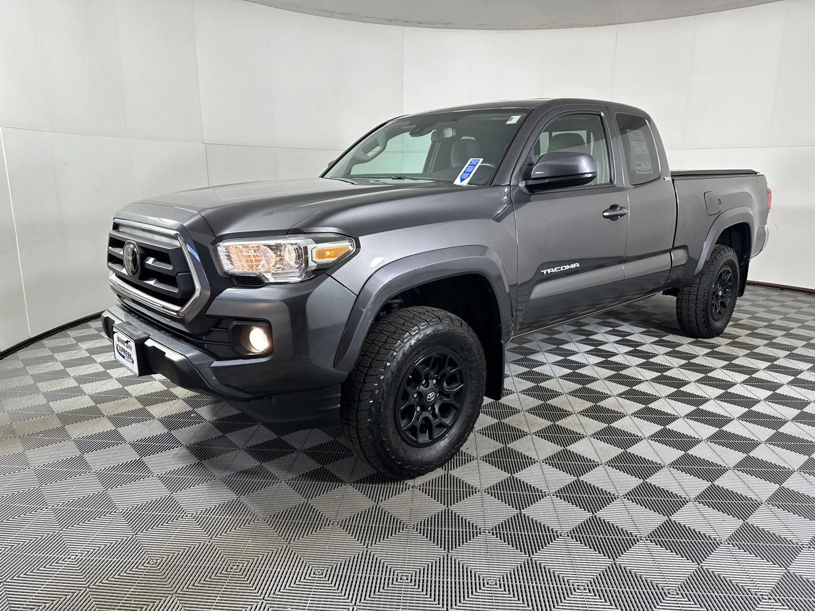 Used 2021 Magnetic Gray Metallic Toyota SR5 image 17