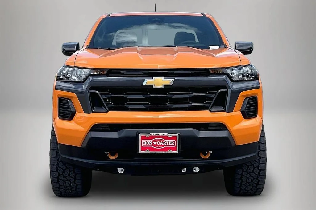 2025 Chevrolet Colorado LT - Photo 12