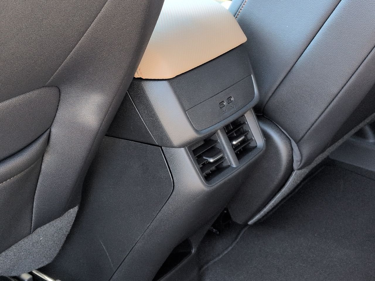 New 2026 Polar White Tricoat Chevrolet ACTIV image 22