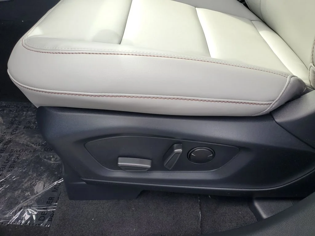 2026 Ford Explorer Active - Photo 6
