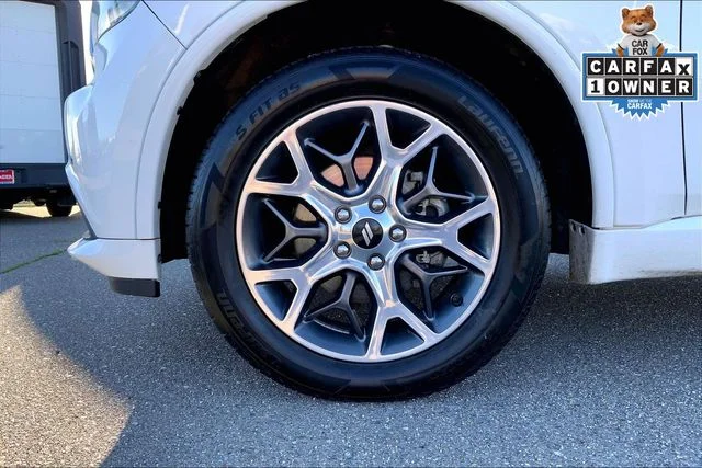 Used 2020 White Dodge SXT Plus image 9