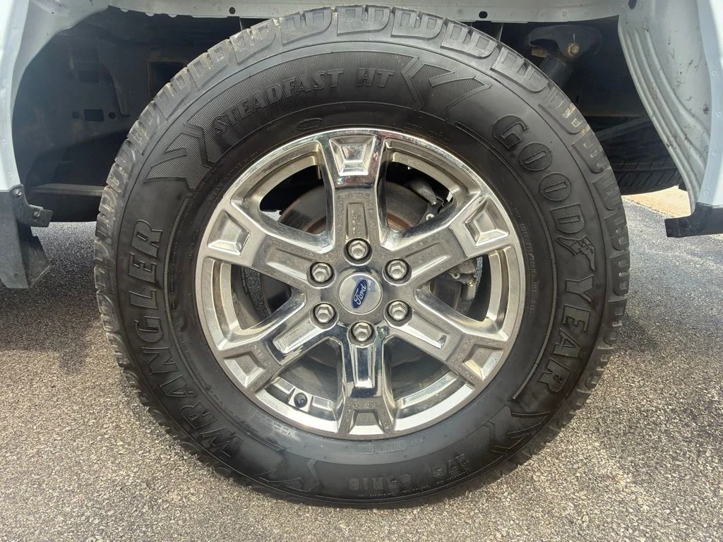 Certified Used 2022 White Metallic Ford XLT image 14