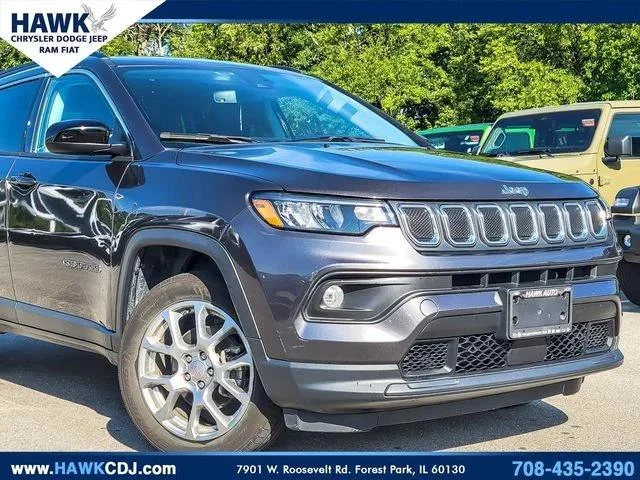 Used 2022 Gray Jeep Latitude Lux image 2