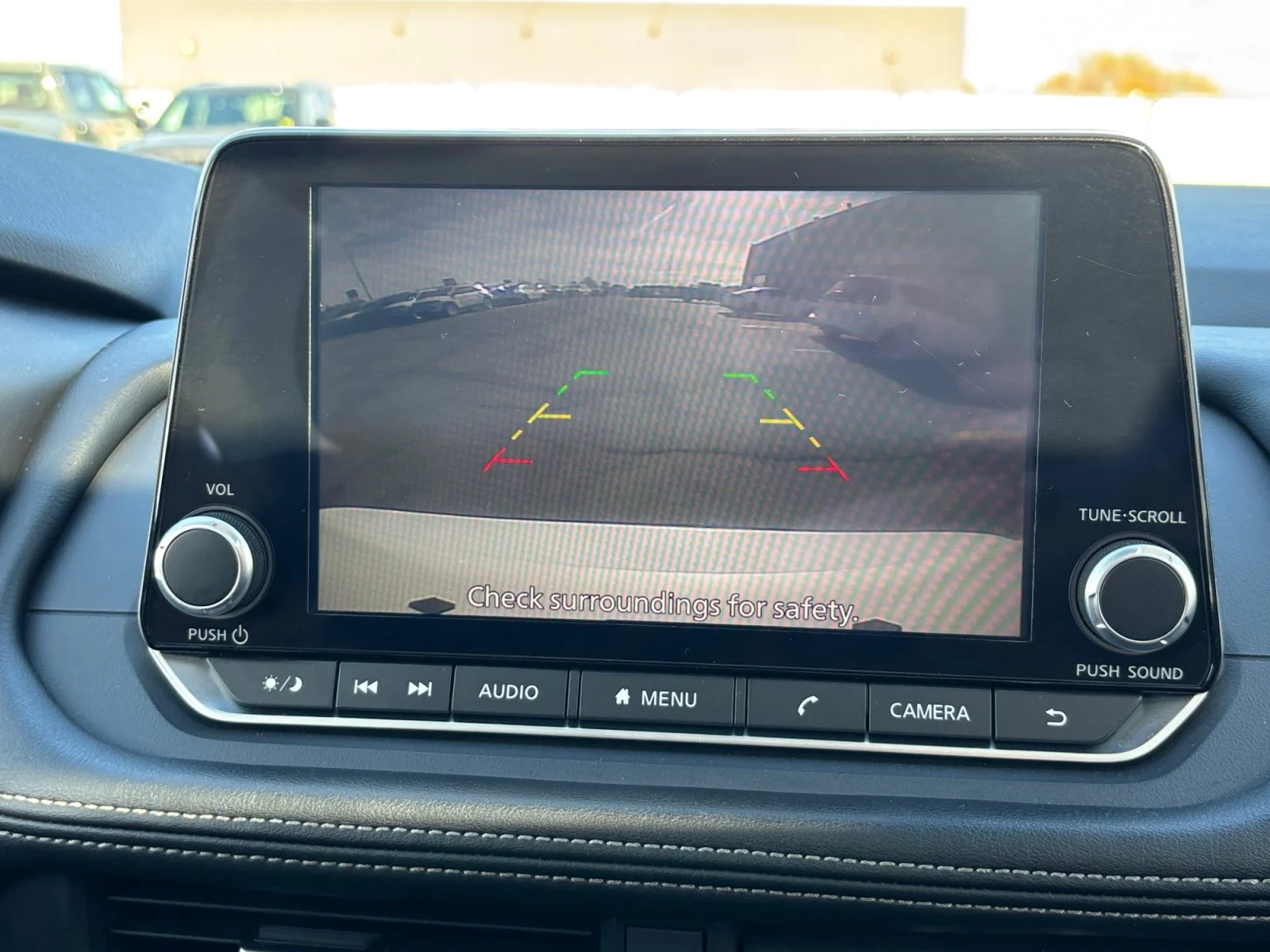 Used 2025 White Nissan SV Moonroof image 21