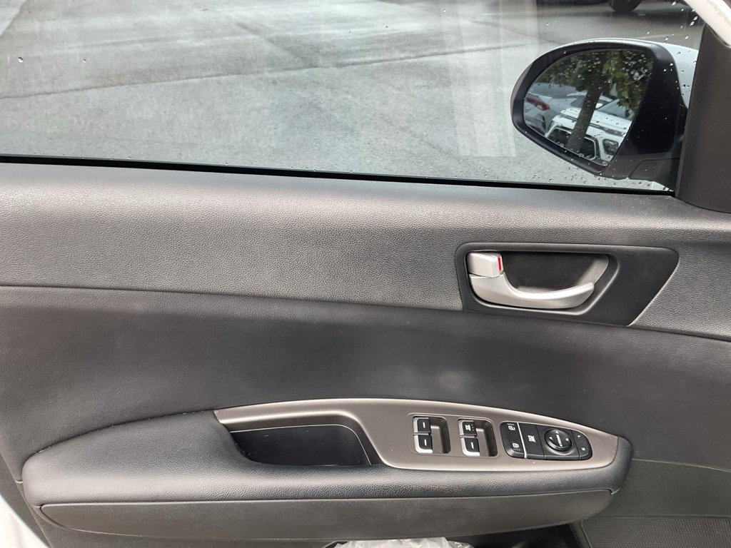 Used 2020 Snow White Pearl Kia LX image 14