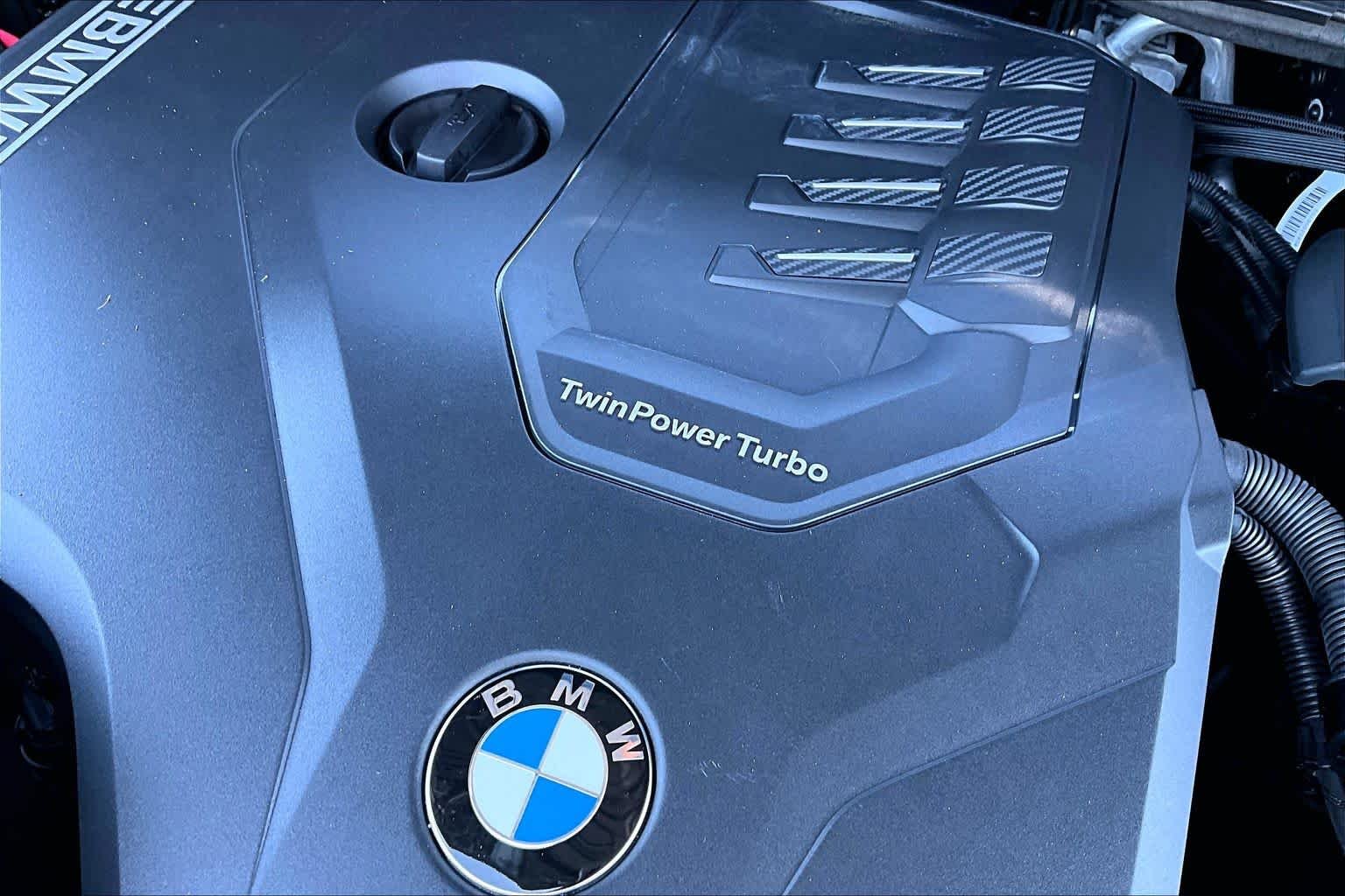 Used 2024 Black Sapphire Metallic BMW sDrive30i image 31
