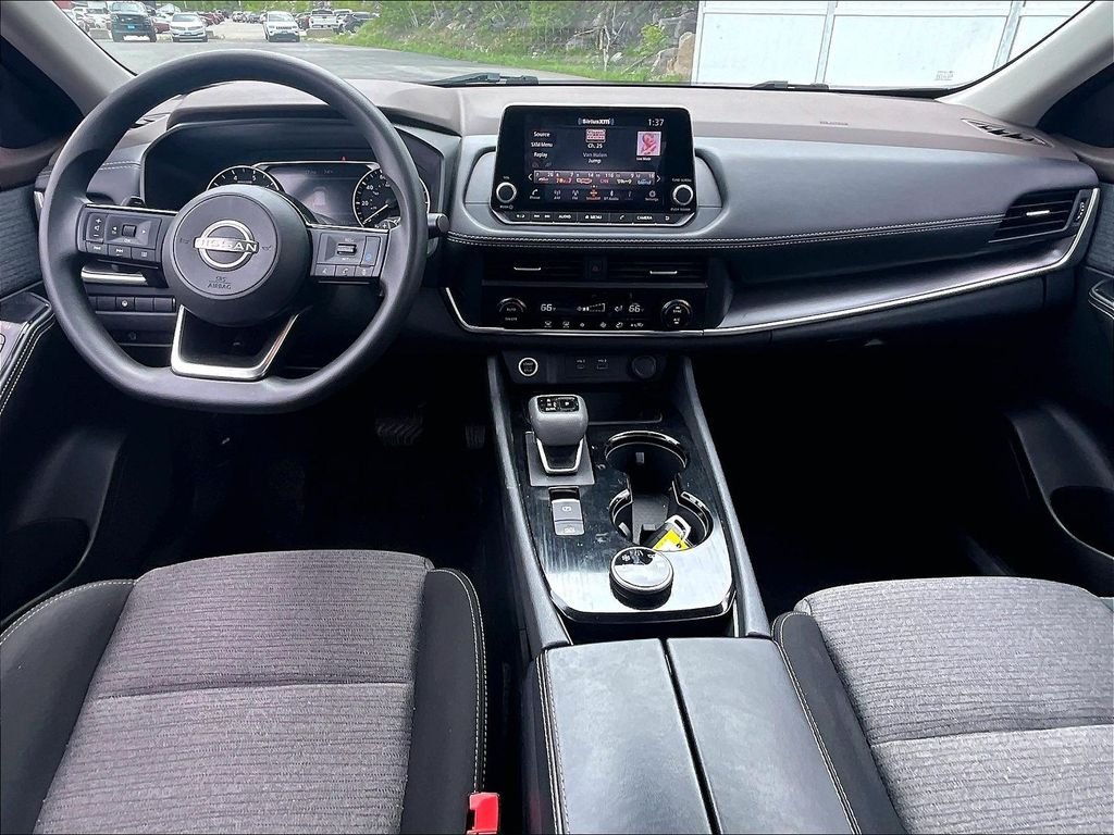 Used 2023 Gun Metallic Nissan SV image 21