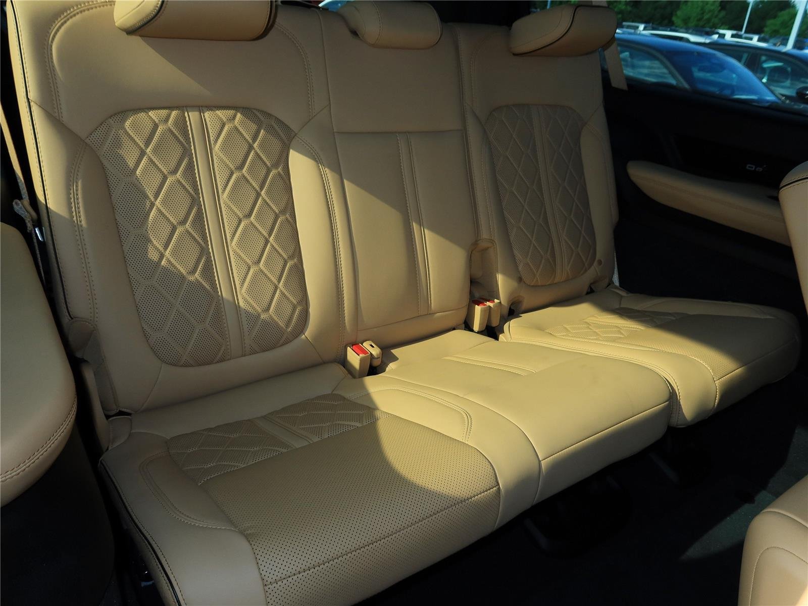 Certified Used 2025 Bright White Clearcoat Jeep Series III Obsidian image 10