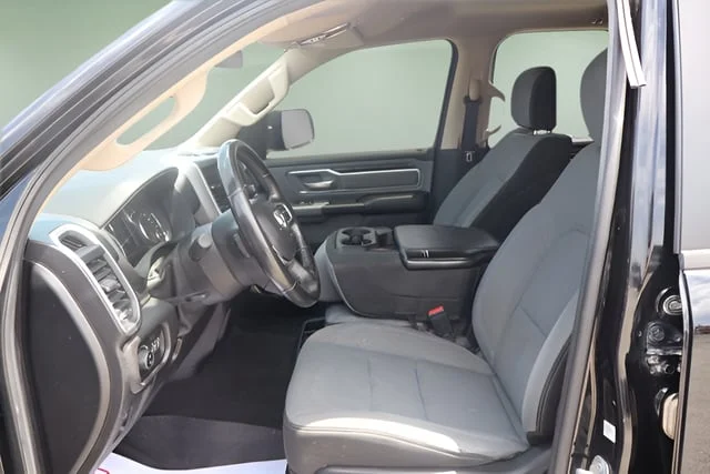 Used 2019 Diamond Black Crystal Pearlcoat Ram Big Horn/Lone Star image 13