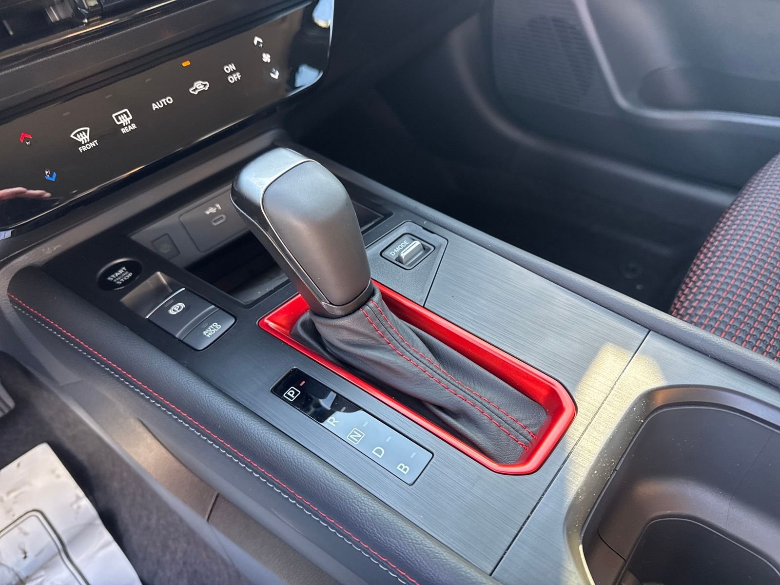 New 2026 Nissan Kicks SR 4D Sport Utility