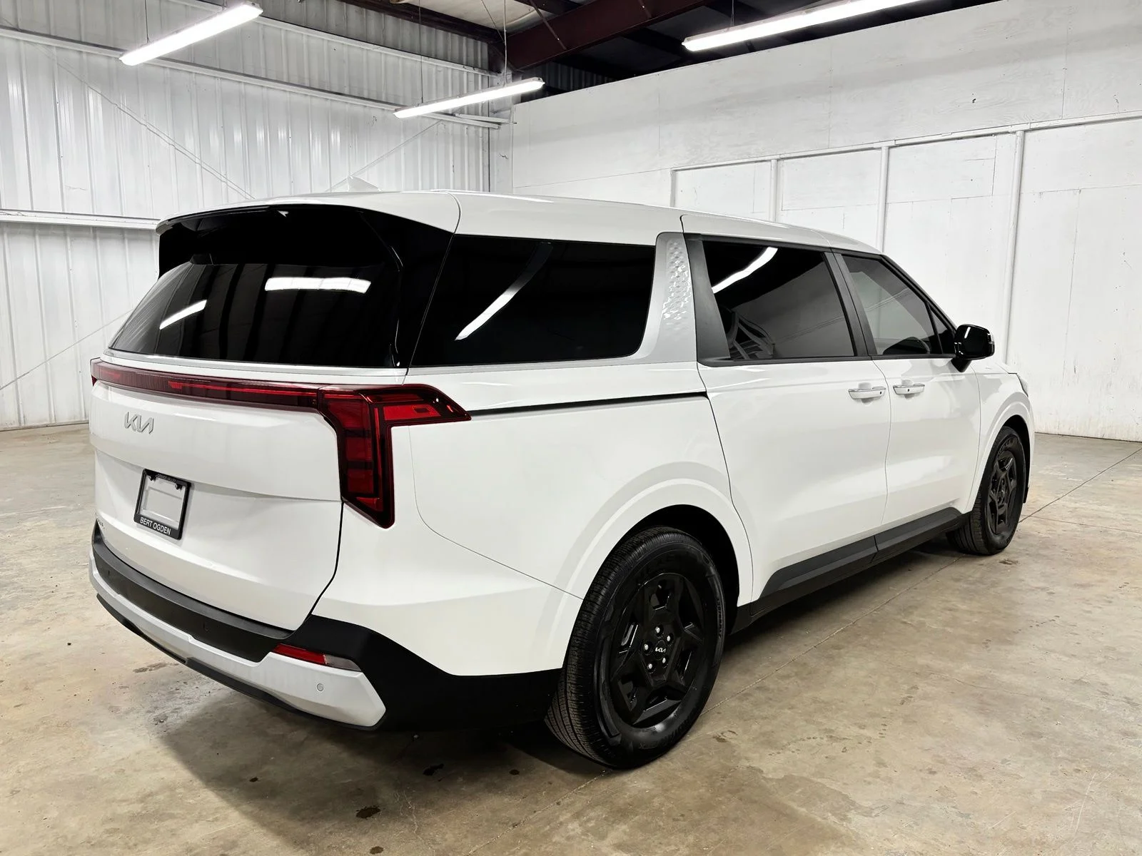 Used 2026 White Kia LXS image 7