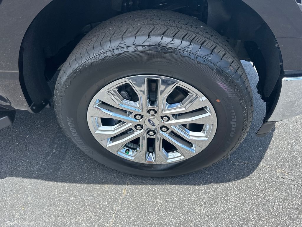 New 2025 Black Ford Lariat image 12
