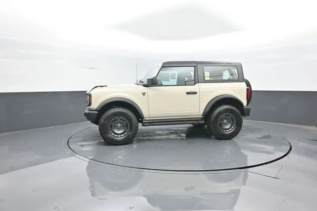 Used 2025 Desert Sand Ford Base image 4
