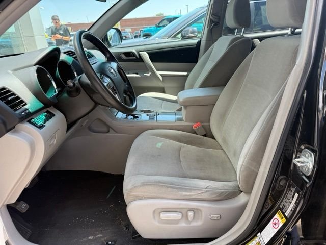 Used 2012 Black Toyota Base image 3