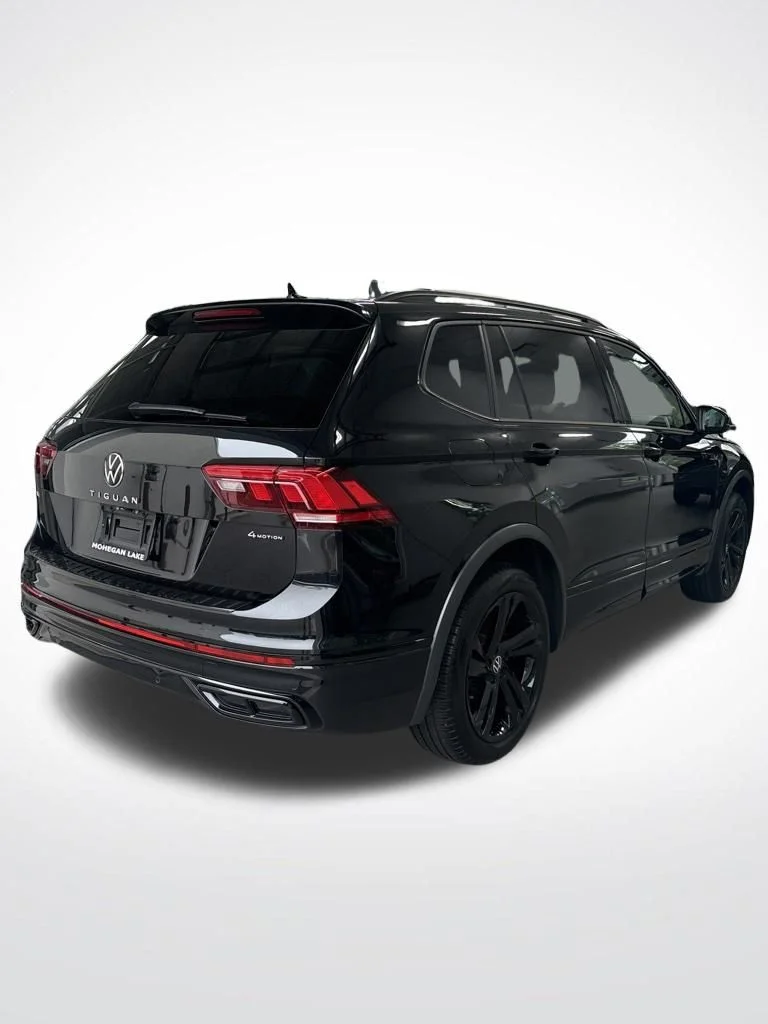 Used 2024 Black Volkswagen 2.0T SE R-Line Black image 7