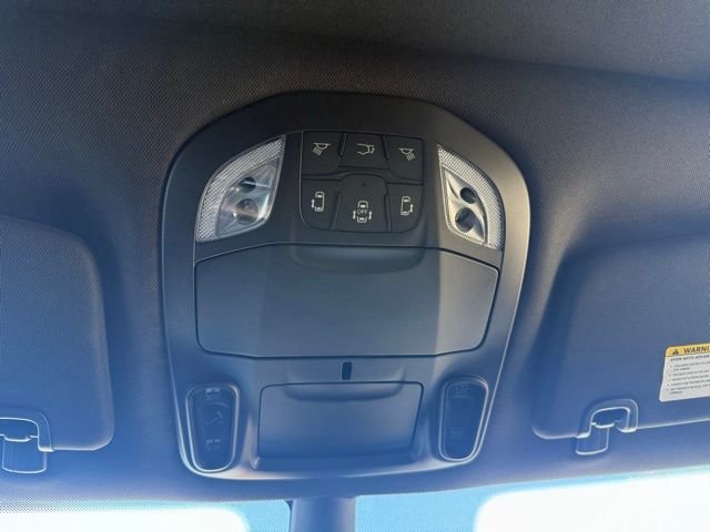 New 2026 Diamond Black Crystal Pearl-Coat Exterior Paint Chrysler Select image 21