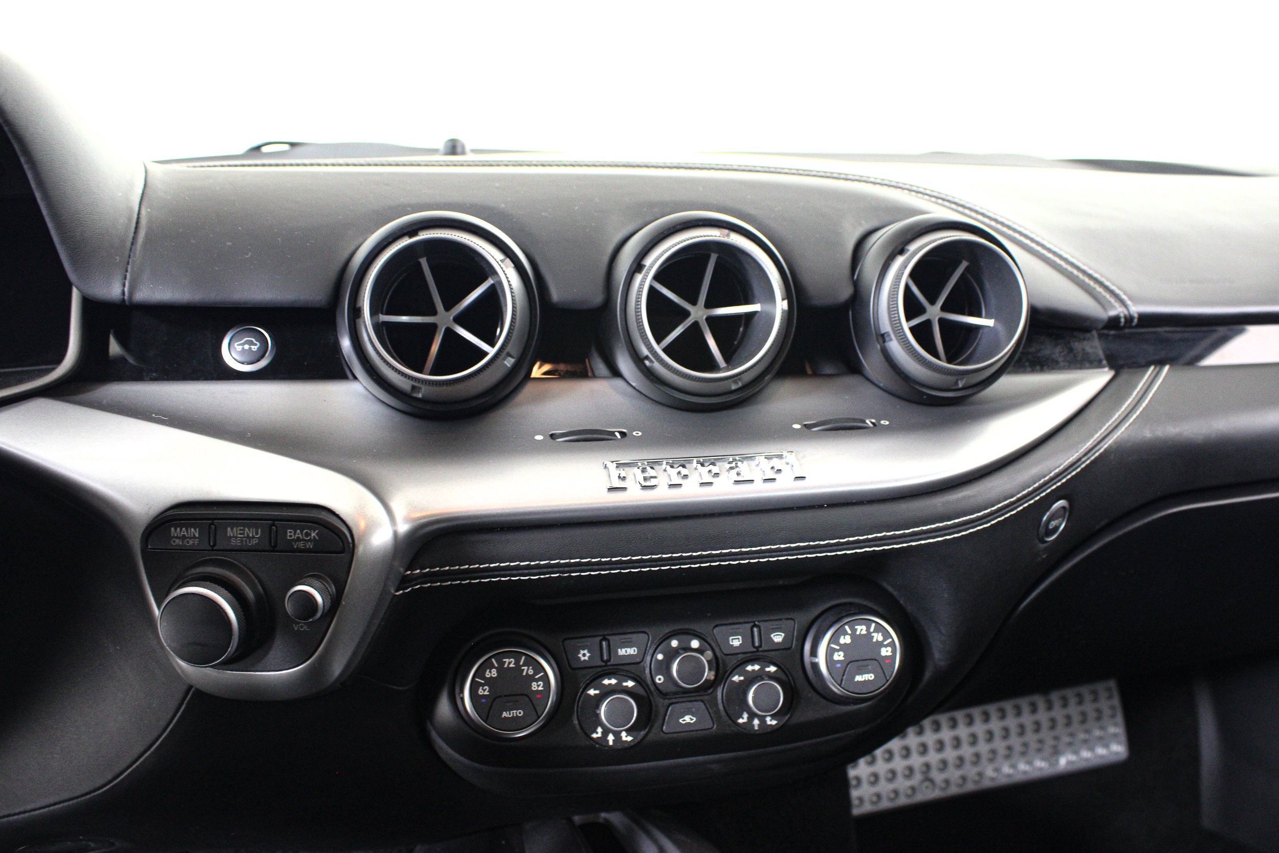 Used 2015 Grigio Scuro Ferrari  image 39