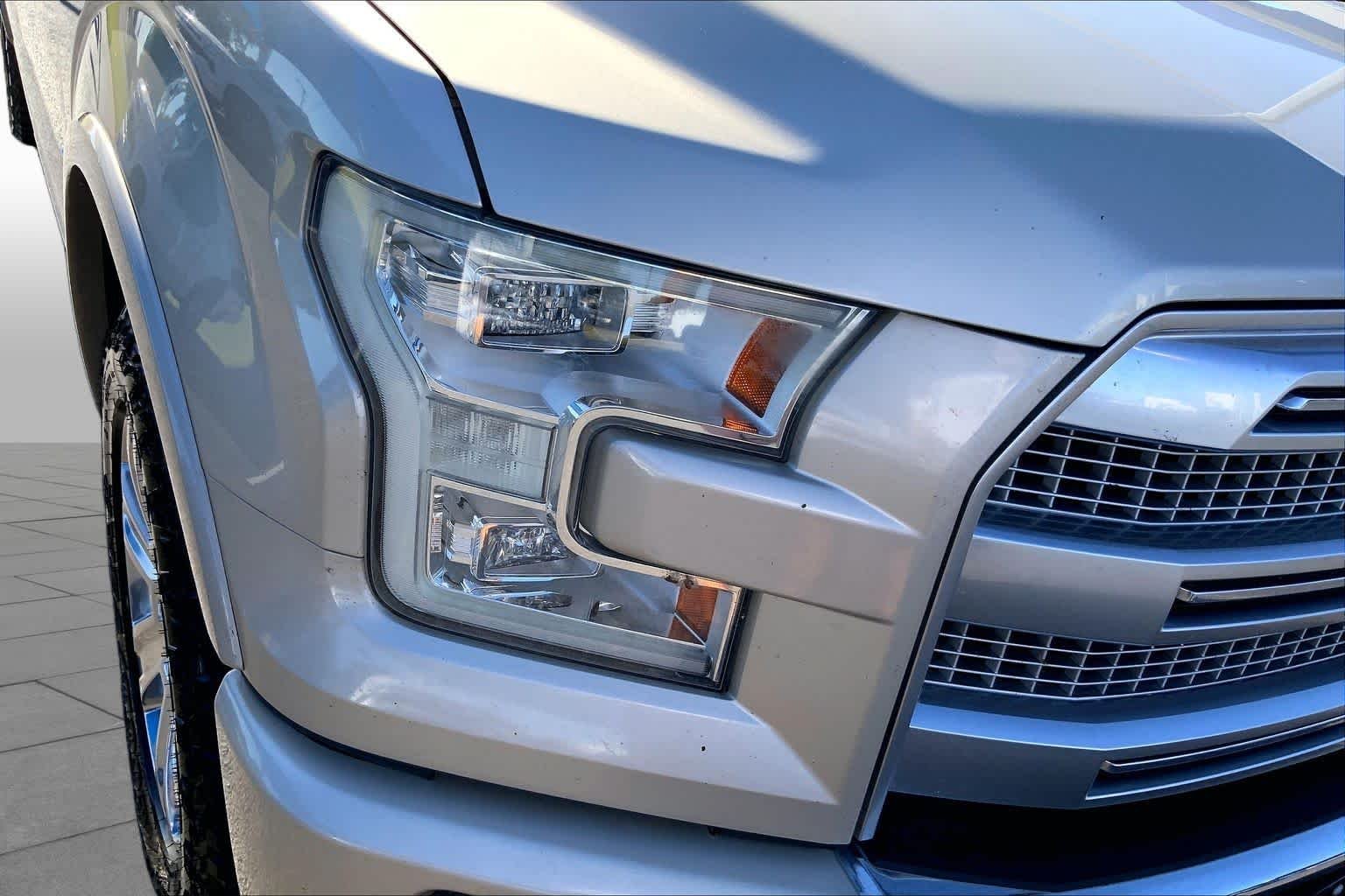 Used 2017 White Gold Ford Platinum image 28