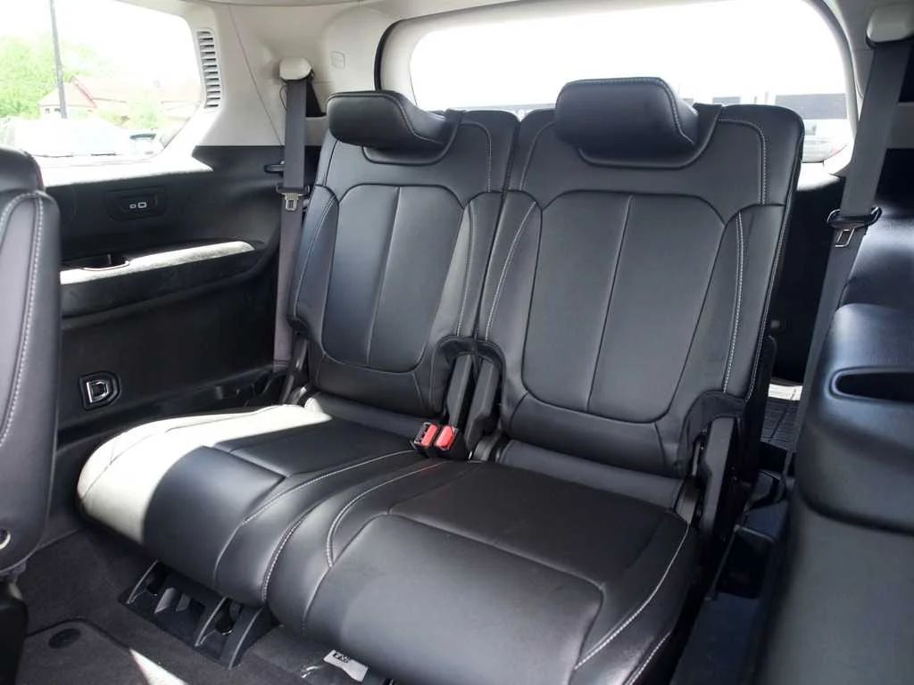 Certified Used 2022 Black Jeep Limited 4x4 image 26