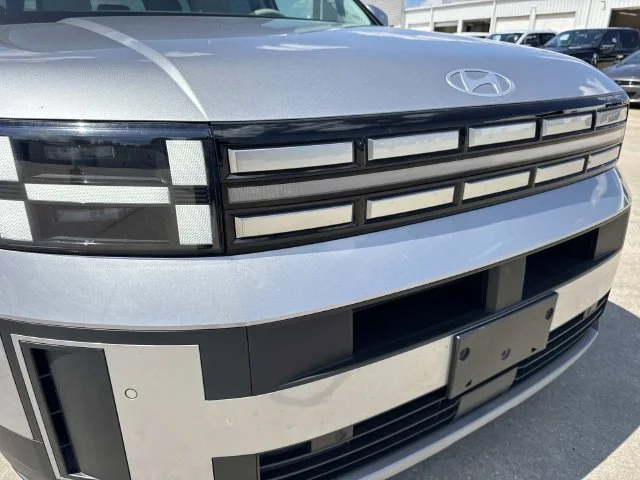 Used 2026 Silver Hyundai SEL image 4