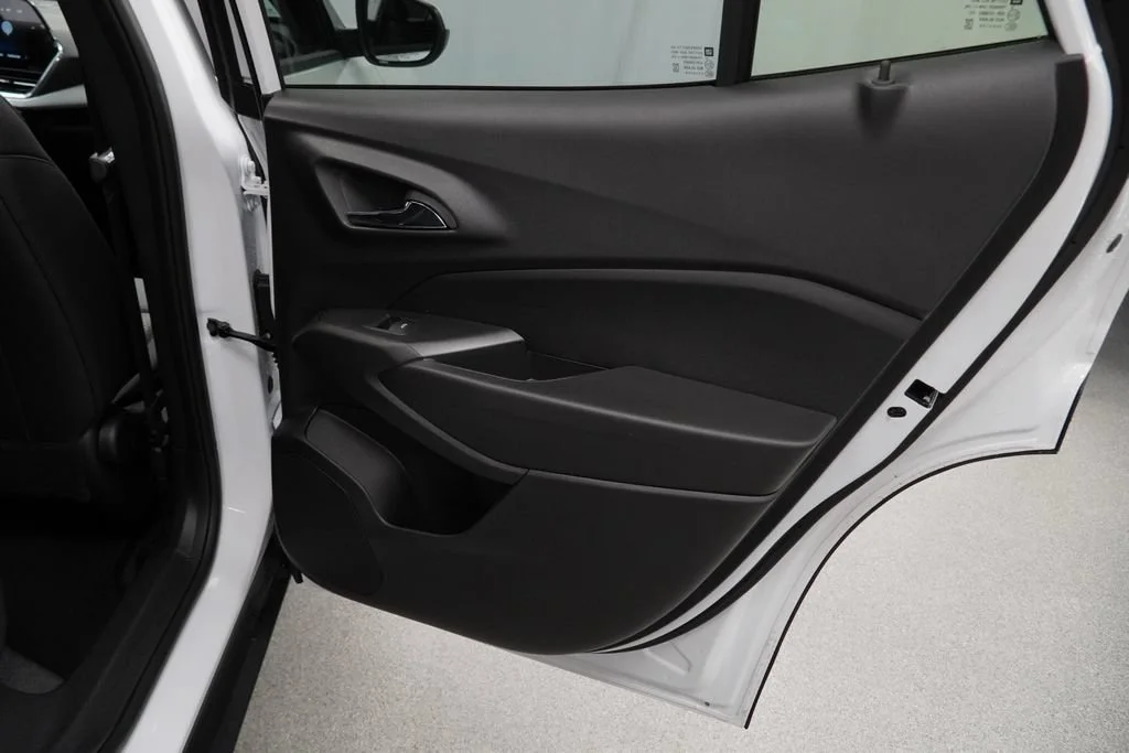 New 2026 Summit White Chevrolet LT image 25