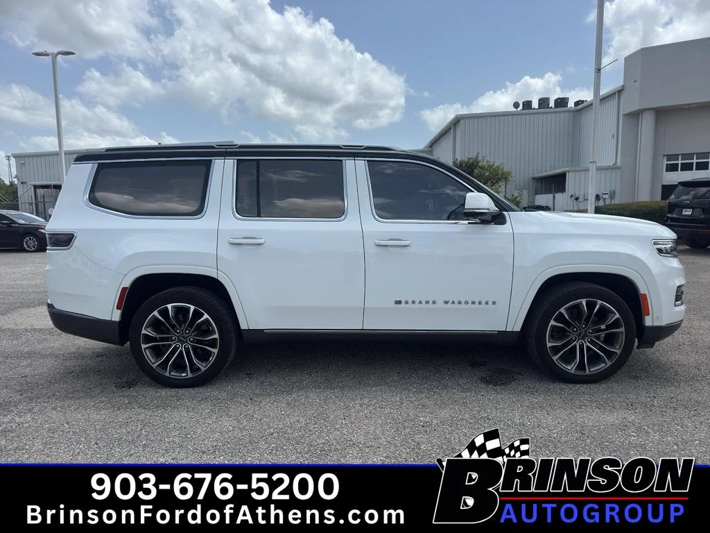Used 2022 Bright White Clearcoat Jeep Series III image 4