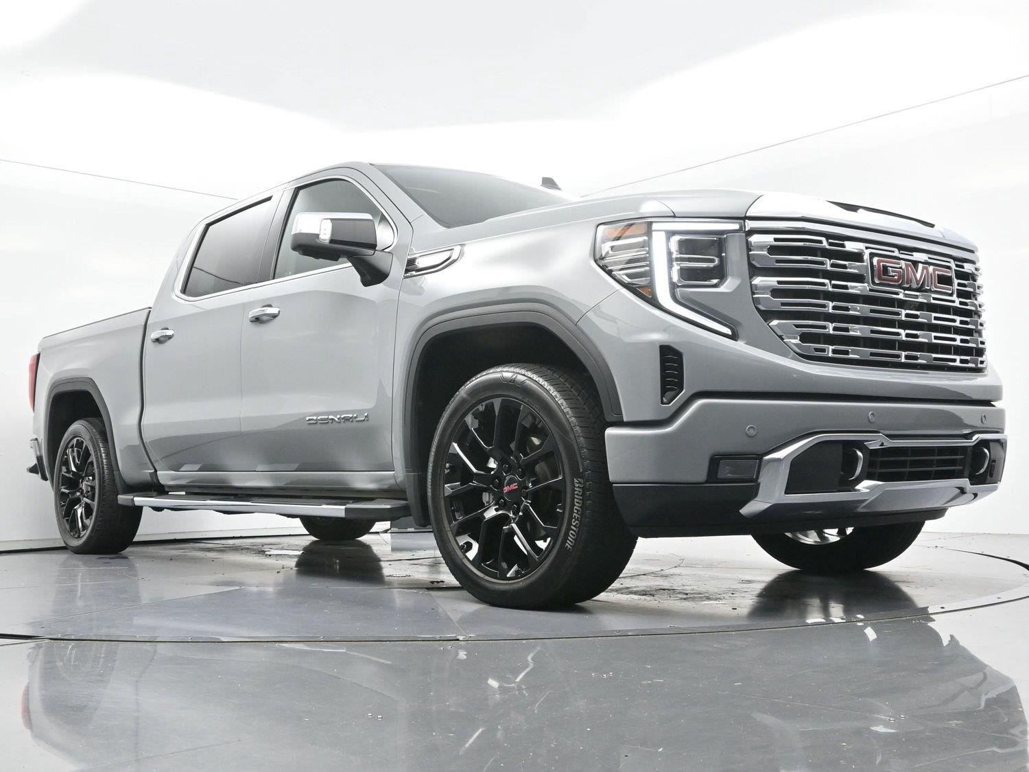 Used 2025 Thunderstorm Gray GMC Denali image 44