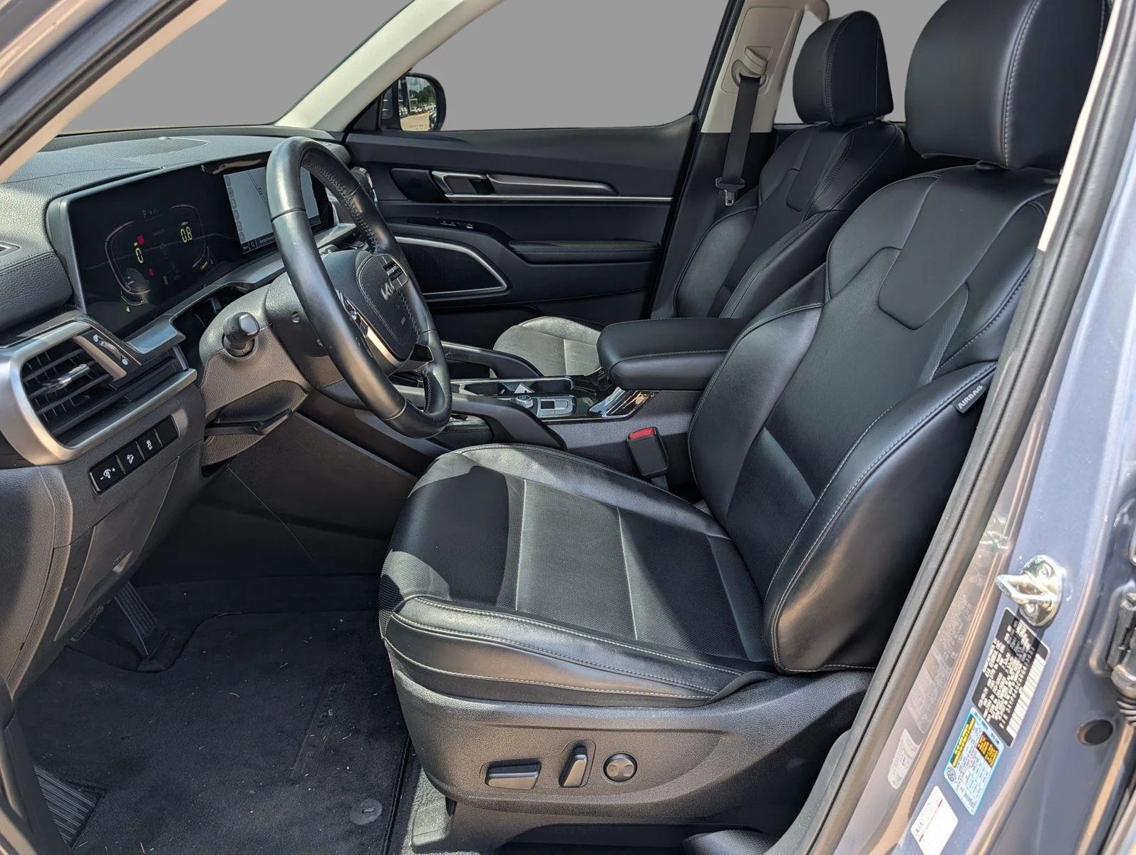 Used 2024 Everlasting Silver Kia S image 10