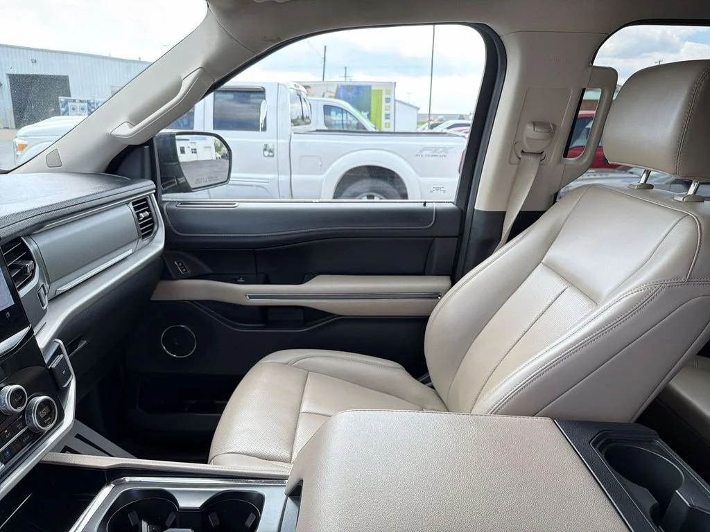 Used 2024 Gray Ford XLT image 11