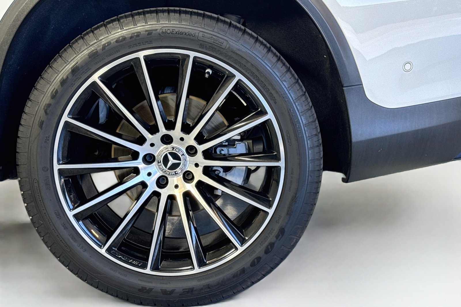 Certified Used 2023 Polar White Mercedes-Benz GLC 300 image 30