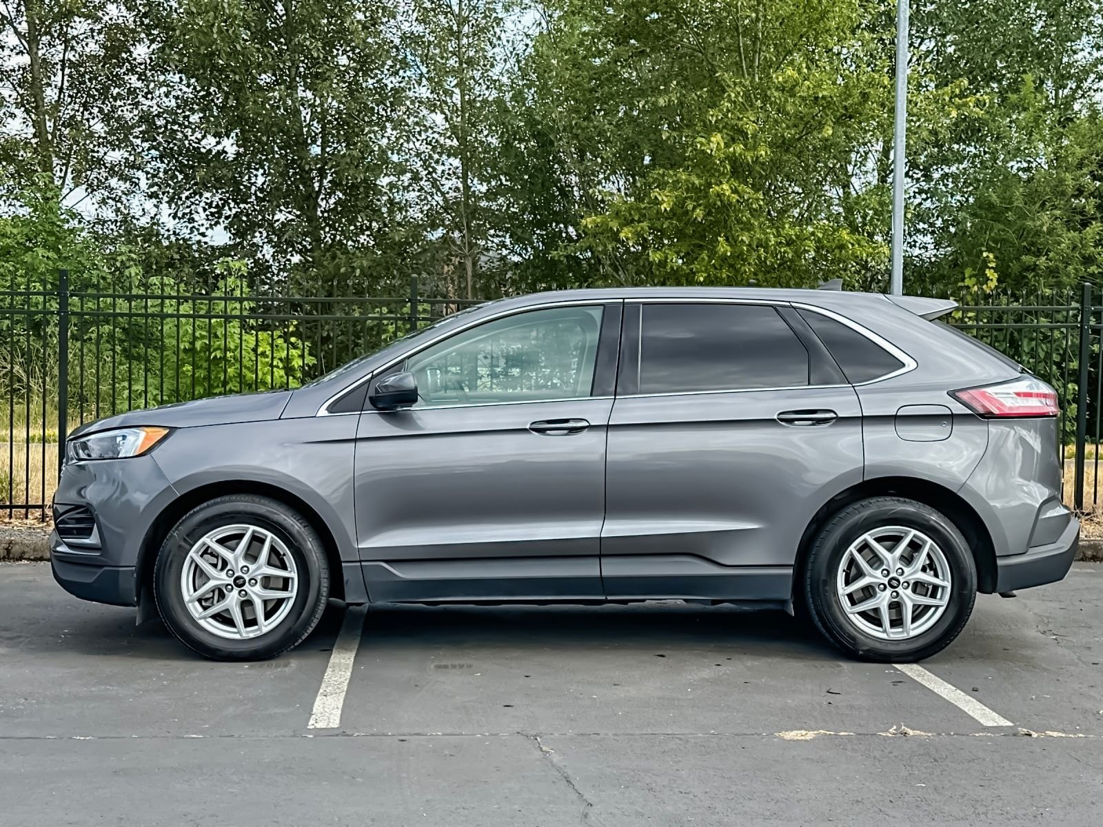 Used 2024 Gray Ford SEL image 6