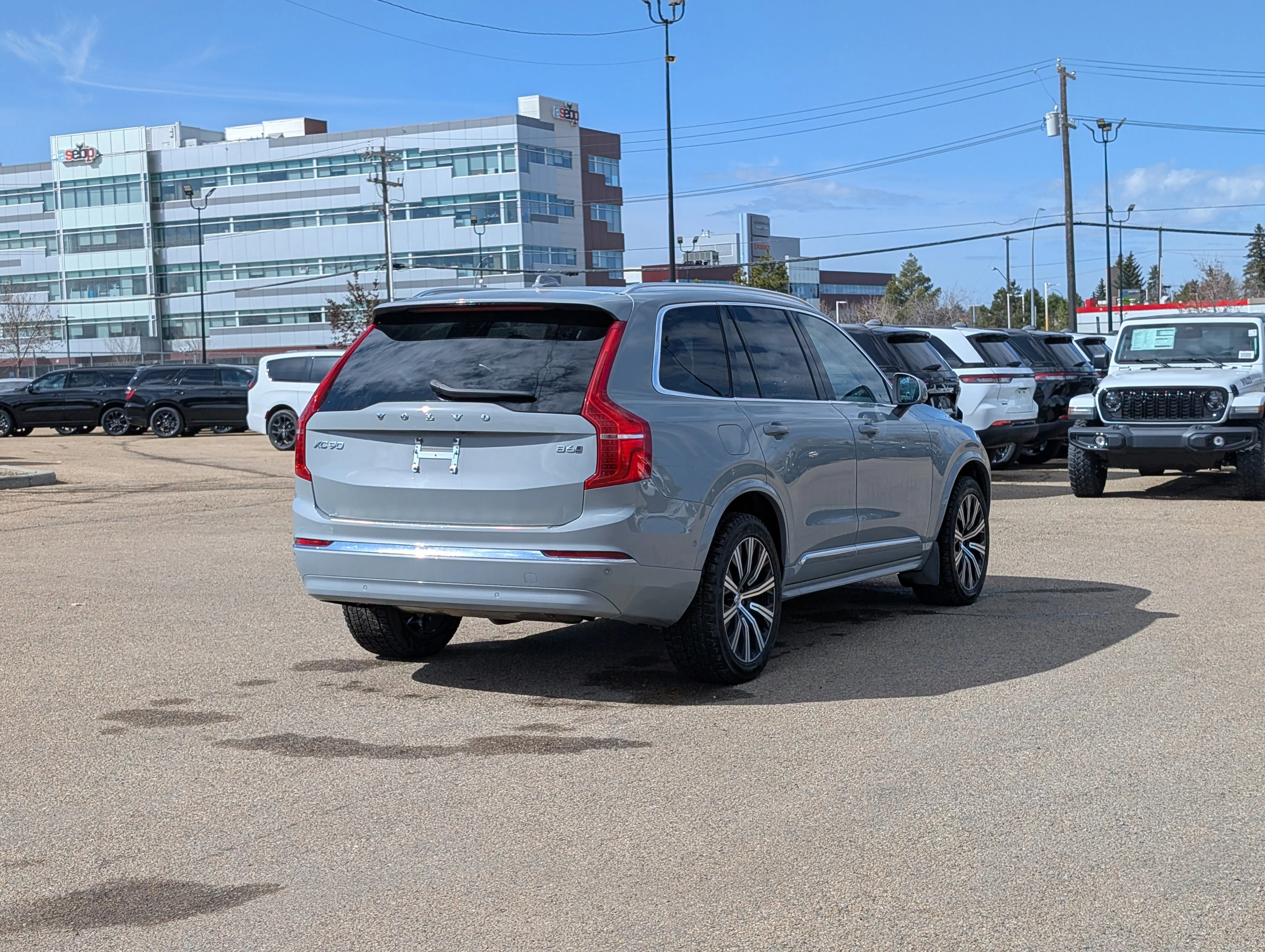 Used 2024 Crystal White Metallic Volvo Plus Bright Theme image 7