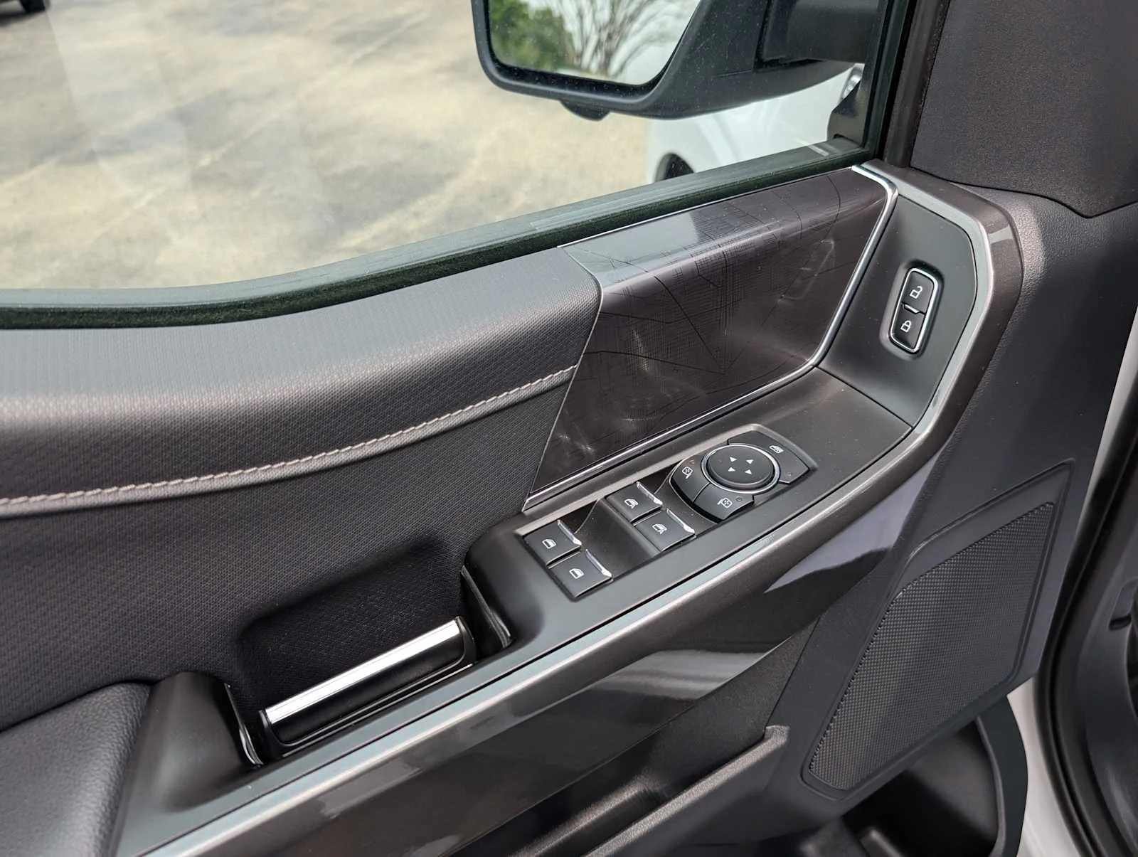 Used 2023 Oxford White Ford XLT image 42
