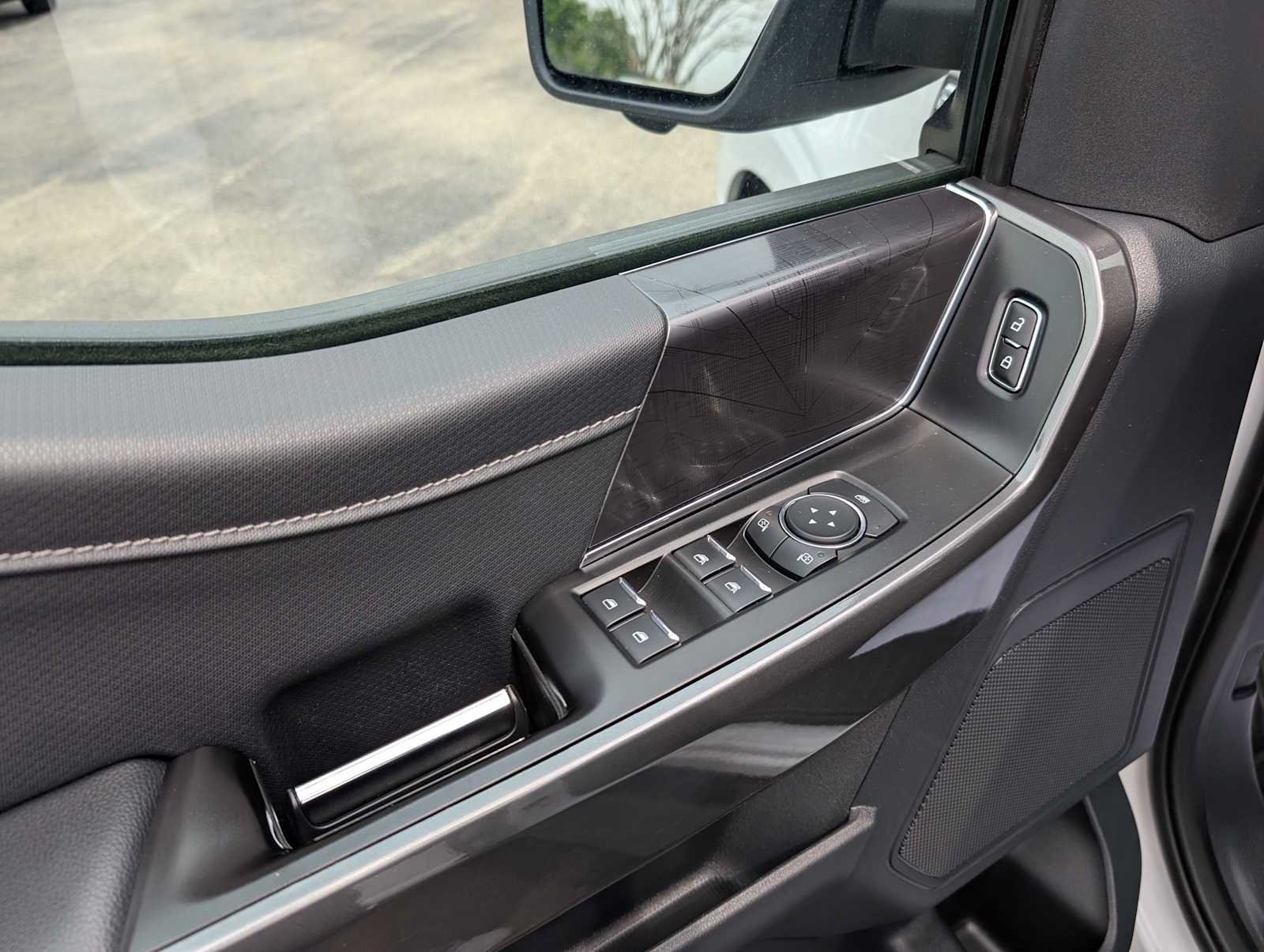 Used 2023 Oxford White Ford XLT image 42