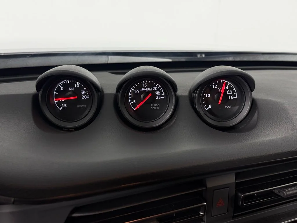 Used 2025 Gray Nissan Performance image 27